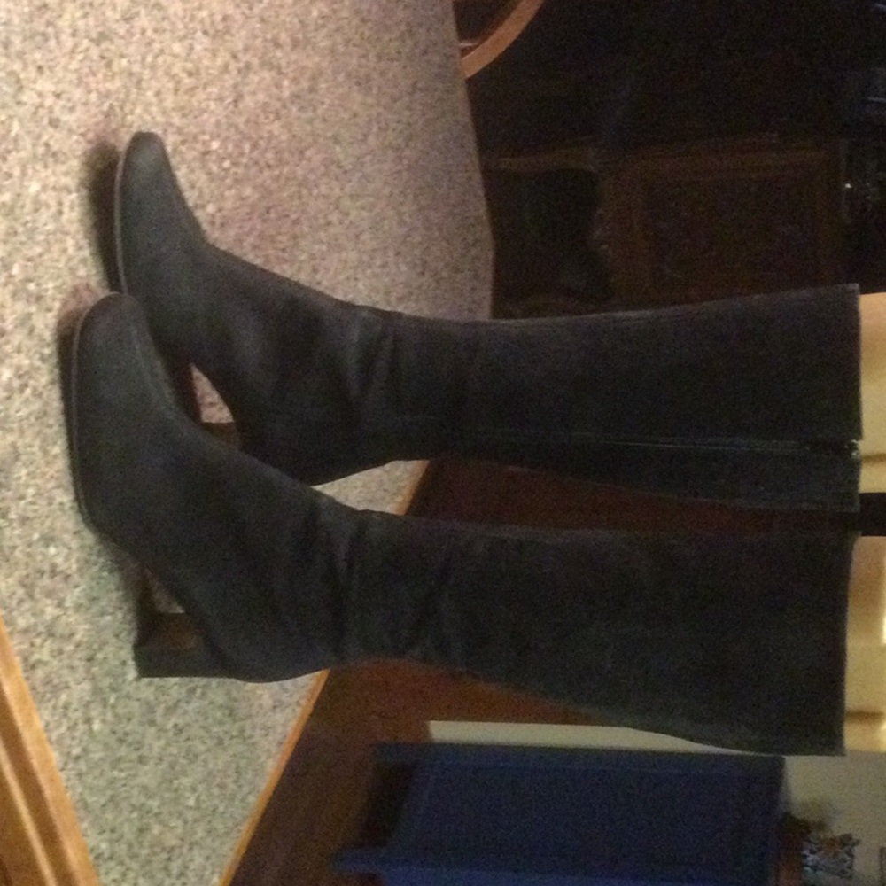 Suede heeled zip up boots